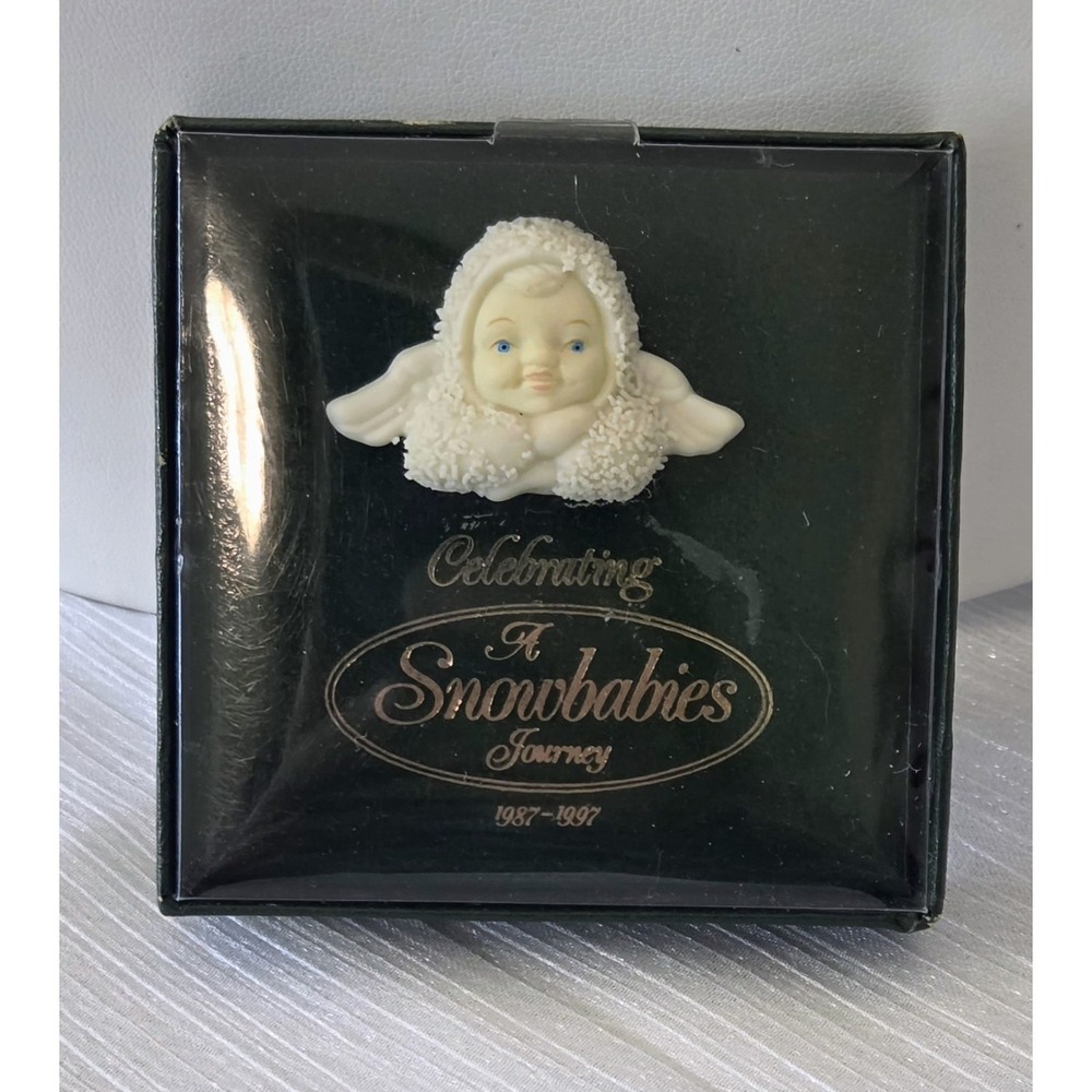Vintage 1997 Department 56 Snowbabies Bisque Friendship Pin Christmas Brooch - Picture 3 of 5